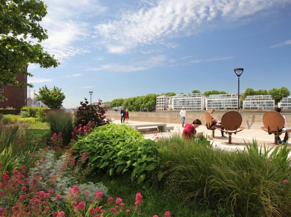 This project establishes a new public route and visitor destination running along the south bank of the Thames. It forms part of the emerging public realm associated with the regeneration of Nine Elms: a previously forgotten corner of south west London, which is now becoming the home of 20,000 new residents and the location for […]