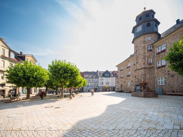 Witzenhausen market square was converted into a pedestrian zone at the beginning of the 1980s but currently has various shortcomings. The covering is not barrier-free and the fitments and fixtures are outdated. There is a need for action, and it is equally important to integrate the characteristic stock of sycamore trees, also extremely valuable in […]