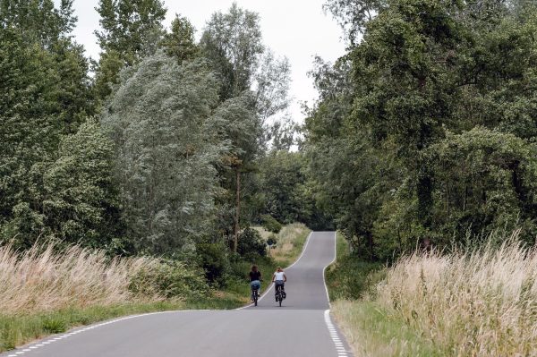 The LOLA Landsape Architects designed Parkstadroute is a recreational route for cycling and hiking with a total length of approximately 35 kilometres. It runs through IBA Parkstad, a region in the southern Netherlands historically known for coal mining. The route is conceived as a slow, landscape-oriented infrastructure that reveals most distinctive spatial, cultural and natural [&hellip;]