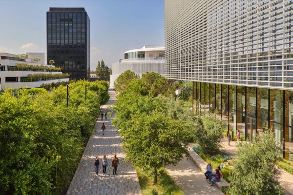 Comcast NBCUniversal Campus is a vibrant workplace environment designed to attract and retain top talent while supporting evolving ways of working. Through close collaboration across a multidisciplinary team, the project redefines the modern studio lot—drawing inspiration from Southern California’s ecological and cultural landscapes to restore a distinct sense of place and reinvigorate campus identity. The [&hellip;]