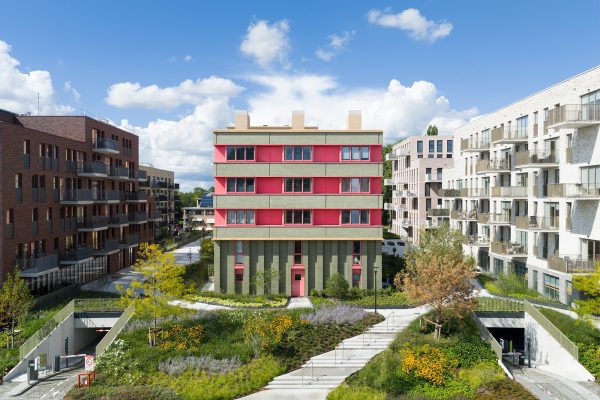 New-style care complex A diverse housing mix, high-quality gathering spaces, and a good level of amenities form the foundation of the vision for the redevelopment of the Zuiderheide residential care center in Hilversum. Commissioned by Dudok Wonen, Moke Architects created the urban design. HOSPER designed the public space and the public green parking deck. Space [&hellip;]