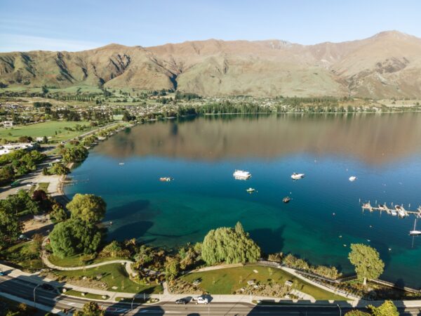 At the foot of the Southern Alps, a glacially carved lake holds a small alpine town to its shore. The light moves fast here. The mountains are close. The water is extraordinarily clear. This is a landscape that does not need improvement, only respect. The Wānaka Lakefront Reserve is, above all, an act of restraint: [&hellip;]