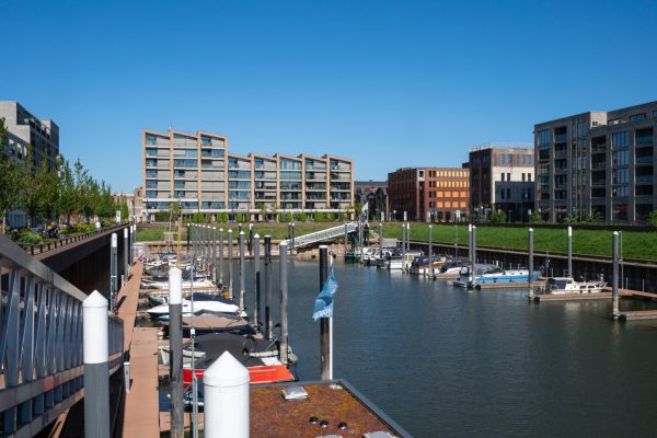 Noorderhaven (De Mars) Zutphen Noorderhaven forms part of the De Mars redevelopment area in Zutphen. A former industrial site on the river IJssel has been transformed into a vibrant urban centre. The location, close to both the town centre and the stunning landscape of the IJssel, as well as the area’s history, inspired the design. [&hellip;]