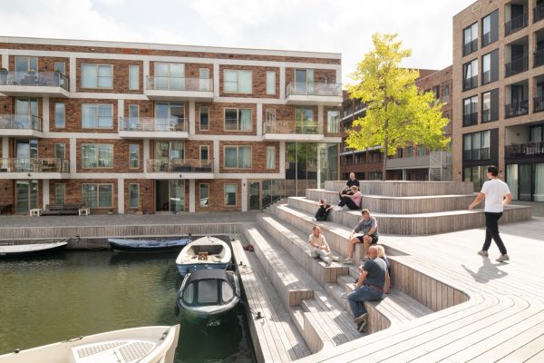 Punt Sniep transforms a long-overlooked peninsula at the heart of Diemen into a car-free residential community of 202 homes. The project demonstrates how landscape architecture can redefine the relationship between high-density urban living, water, and shared public space. Wedged between the historic Muidertrekvaart and Weespertrekvaart canals along the route to Amsterdam, the site’s unusual island-like [&hellip;]