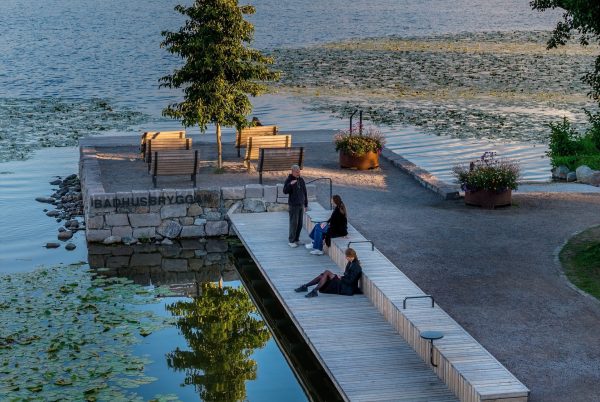 Badhusbryggan in Sigtuna reconnects the town with its waterfront heritage. On the site of Sigtuna’s former cold bathhouse, a new public meeting place has emerged along the southern edge of Lake Mälaren. The project restores the site’s historic role as a gathering point, weaving together cultural memory, landscape and contemporary civic life. Open to water [&hellip;]